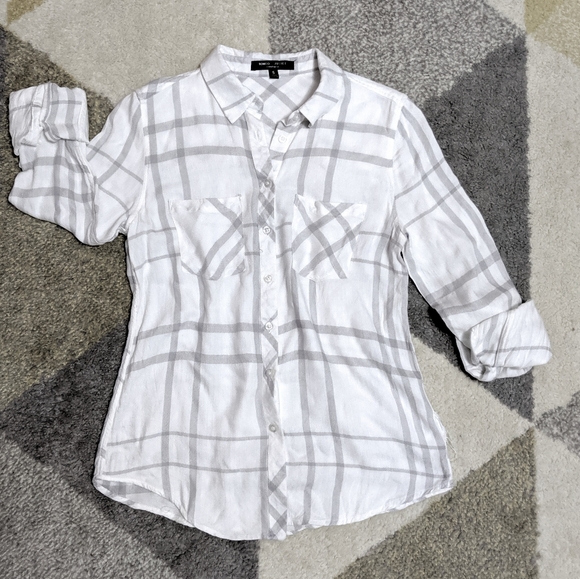 Romeo & Juliet Couture Tops - White Western Button Up Shirt - Size S